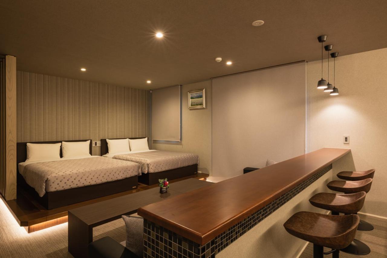 Grand Base Hakata Station Lejlighedshotel Fukuoka  Eksteriør billede